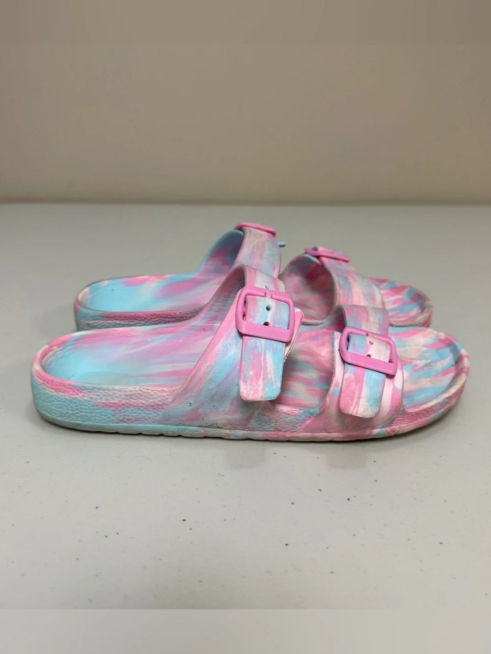 Tie Dye Pink Slip On Sandals Girl's 5 Two Band Buckle Slides Easy Clean Swirl